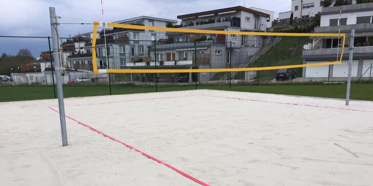 1 hod. plážového volejbalu na profi hřišti ve sportovním centru