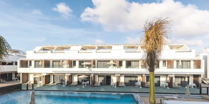 Hotel je koncipován spíše pro milovníky klidu a dospělou klientelu.