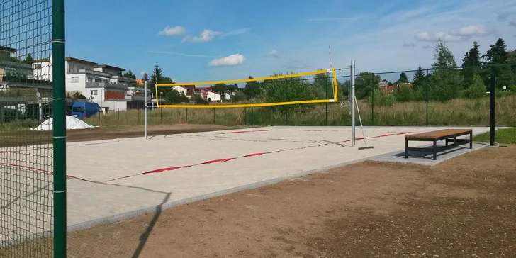 1 hod. plážového volejbalu na profi hřišti ve sportovním centru