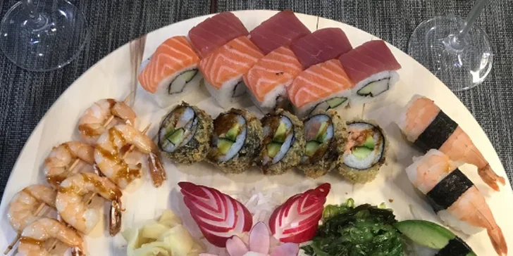 Asijské dobroty v srdci Olomouce: sushi sety s avokádem i několika druhy ryb