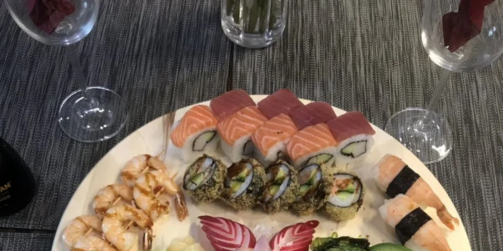 Asijské dobroty v srdci Olomouce: sushi sety s avokádem i několika druhy ryb