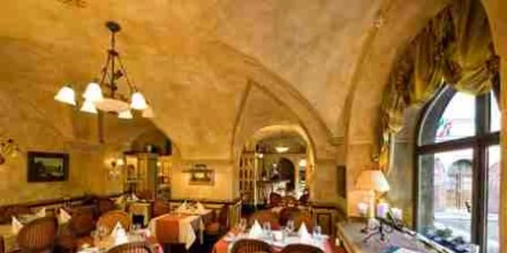 649 Kč za prvotřídní menu PRO DVA labužníky v luxusní restauraci Pod Věží! Romantická lokalita, špičková obsluha a tři delikátní chody v hodnotě 1554 Kč se slevou 58 %!