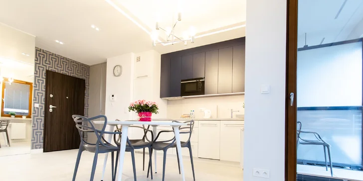 Návštěva hlavního města Polska: pobyt v moderním apartmánu pro 2–4 os.