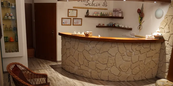 Thajská masáž zad a šíje nebo reflexní masáž nohou: 30 nebo 60 min.