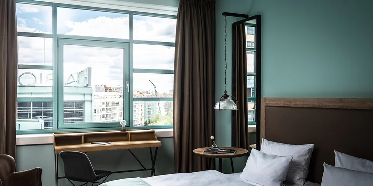 Hotel má jedinečnou historii – budova z roku 1890 přímo na břehu řeky byla slavnostně otevřena poslední německou císařovnou a byla kdysi továrnou na zpracování mléka.