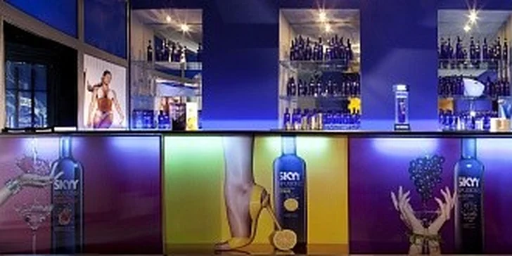 1l láhev prémiové americké Skyy vodky s pěti energy drinky