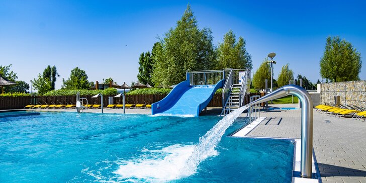 Letní osvěžení v Aqualandu Moravia na celý den: bazény i venkovní tobogany