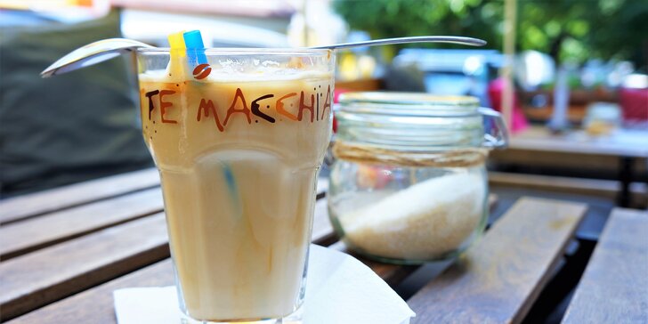 Ledová káva, frappé s vanilkovou zmrzlinou nebo espresso s tonikem pro 1 či 2 osoby
