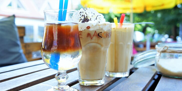 Ledová káva, frappé s vanilkovou zmrzlinou nebo espresso s tonikem pro 1 či 2 osoby