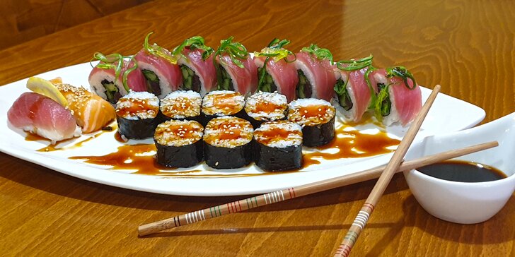 Sushi sety o 18 ks: rolky sezamové, s tuňákem nebo lososem