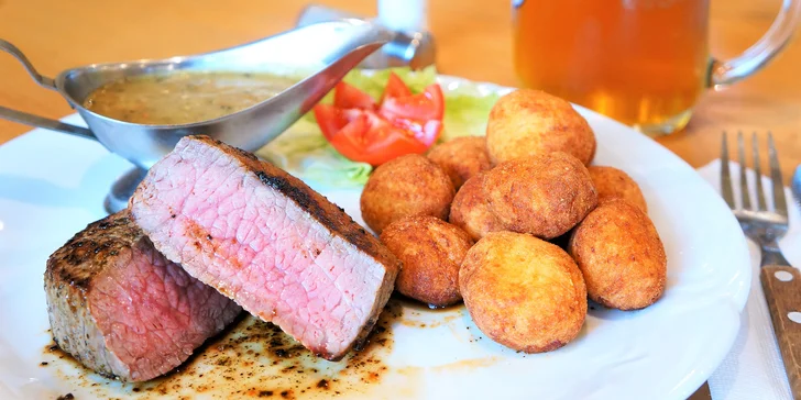 Vyzrálý hovězí steak pro 1 či 2 a příloha i omáčka na výběr ze 3 druhů