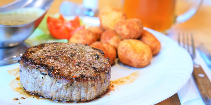 Vyzrálý hovězí steak pro 1 či 2 a příloha i omáčka na výběr ze 3 druhů