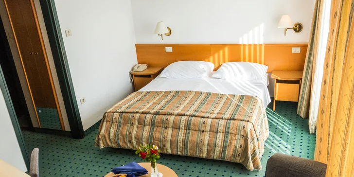 Hotel přímo na břehu slovinského moře s polopenzí a neomezeným vstupem do aquaparku