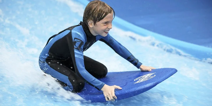 Svezte se na vlně zábavy: 5x hodinová lekce bodyboardu a surfu na simulátoru