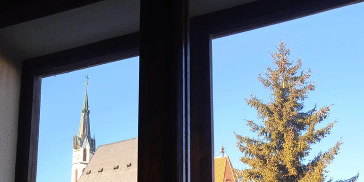 Z některých pokojů si užijete výhled na kostel sv. Víta.