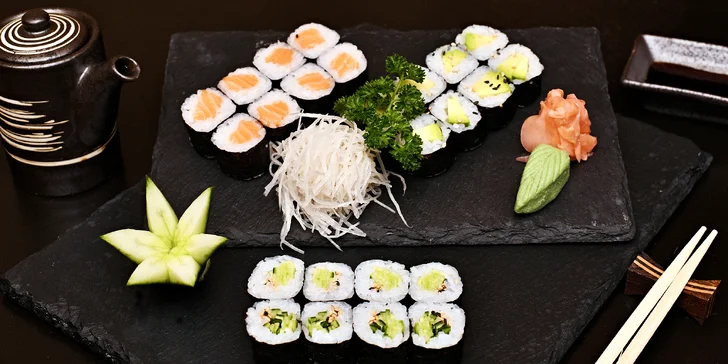 16–46 ks sushi v menu i se saláty, miso polévkami a gyoza taštičkami