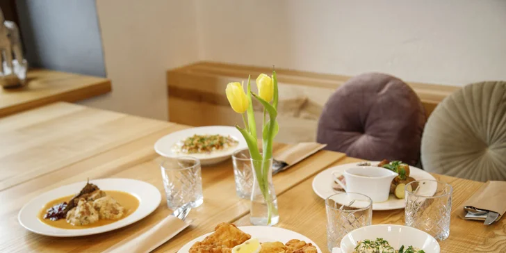 Varia tu z miestnych surovín a v menu nájdete množstvo miestnych špecialít.