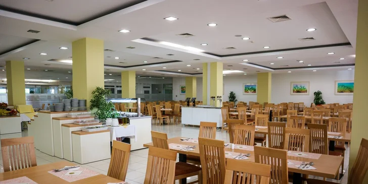 Okrem klasického trojboja raňajky-obed-večera si pochutnáte aj na popoludňajšej desiate. (All Inclusive)