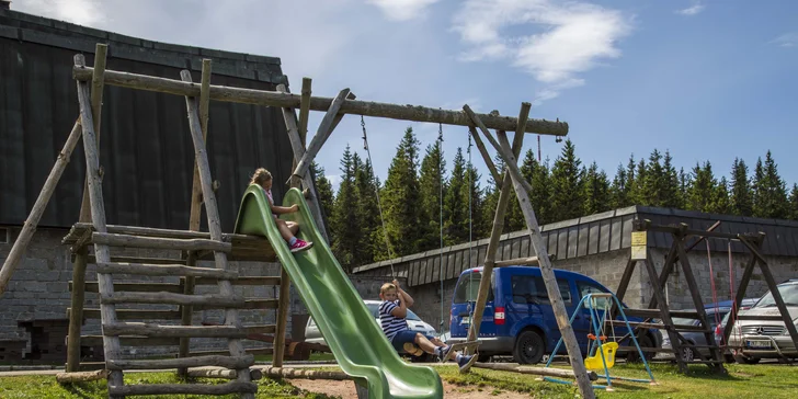 Pobyt v krkonošské boudě u Janských Lázní: polopenze a venkovní posezení