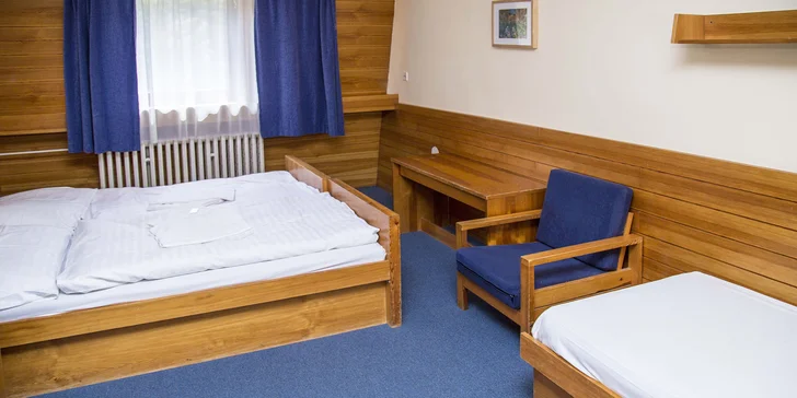 Pobyt v krkonošské boudě u Janských Lázní: polopenze a venkovní posezení