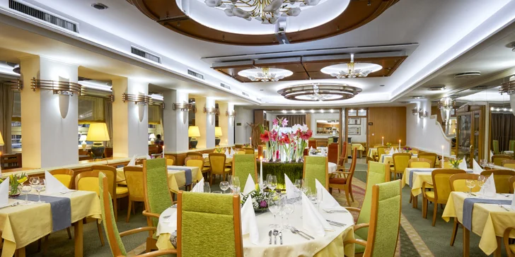 O vaše chuťové buňky se postarají mistři kuchaři v hotelové restauraci. 