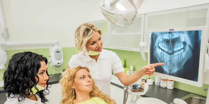 Profesionální dentální hygiena včetně air flow: komplexní ošetření chrupu