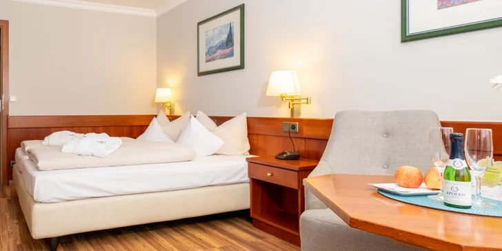 Připraven pro vás bude prostorný pokoj či apartmán s balkonem.