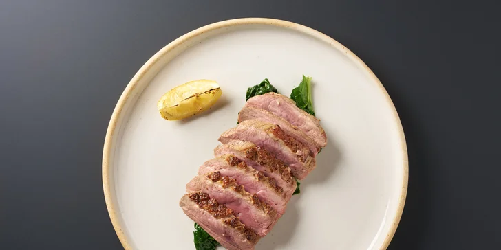 Párová, tradiční či olejová masáž a 3chodové menu v restauraci Signature