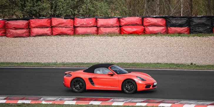 Jízda v Porsche na závodním okruhu SteelRing Třinec