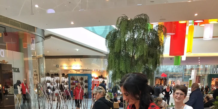 Rodiče rádi počkají v masážním křesle.