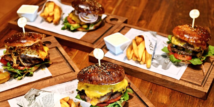 Domácí XL burger výběrem ze 4 druhů, hranolky i pivo v The Dutch Pub