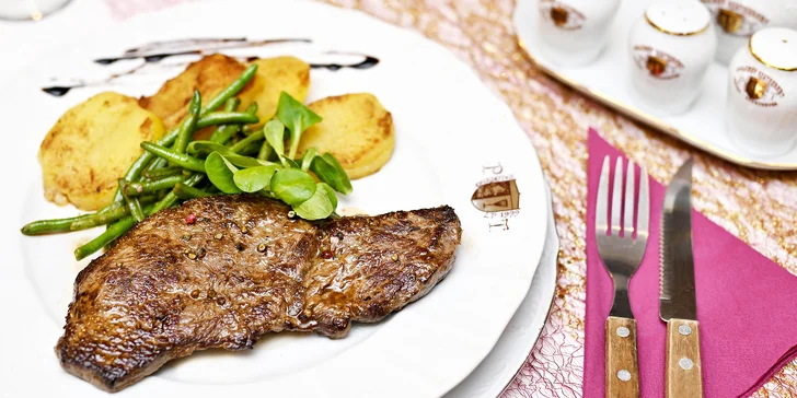 Uruguayský rump steak se salátem nebo pečenými brambory pro 1 i 2 osoby