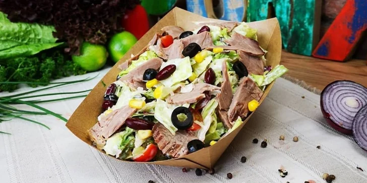 Stay fresh: salát či tortilla dle výběru s halloumi, avokádem i masem