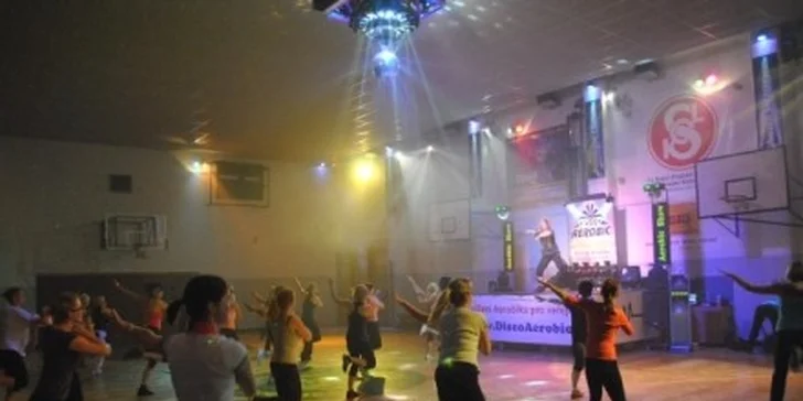 10 vstupů na VIP Aerobic s posilováním s laser show se slevou 90%