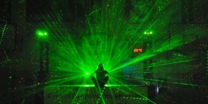 10 vstupů na VIP Aerobic s posilováním s laser show se slevou 90%