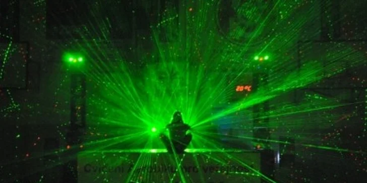 10 vstupů na VIP Aerobic s posilováním s laser show se slevou 90%