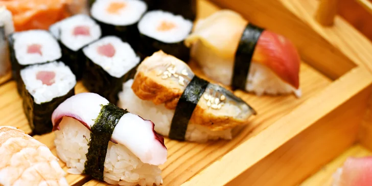 Sushi sety s 16 až 45 kousky: maki s lososem i nigiri s chobotnicí či úhořem