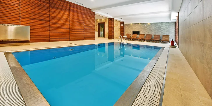 Romantika v privátním wellness: 90 minut v sauně, vířivce a bazénu, případně i sekt či masáž