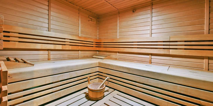 Romantika v privátním wellness: 90 minut v sauně, vířivce a bazénu, případně i sekt či masáž