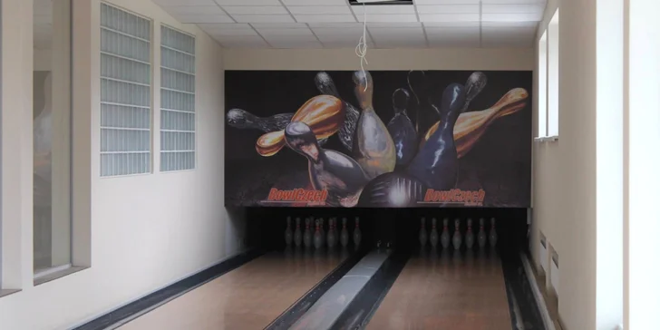 Nandejte to kuželkám: hodina nebo dvě bowlingu až pro 8 osob