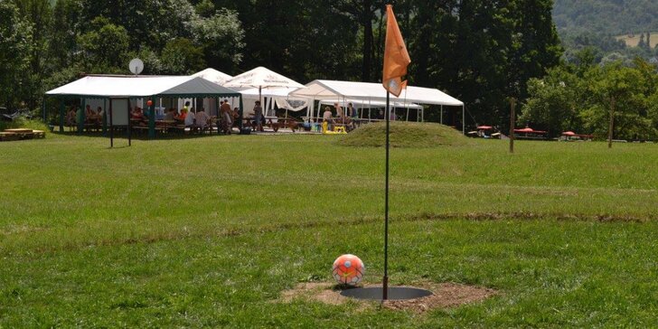 Trochu jiný golf – fotbalgolf: celodenní vstupné na fotbalgolfové hřiště