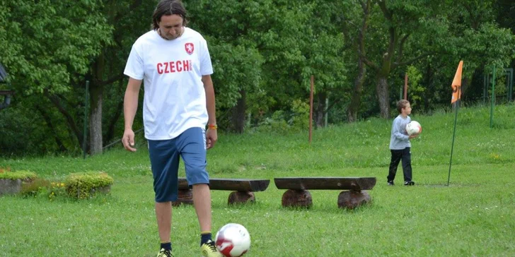 Trochu jiný golf – fotbalgolf: celodenní vstupné na fotbalgolfové hřiště pro 1 až 3 dospělé i rodinu