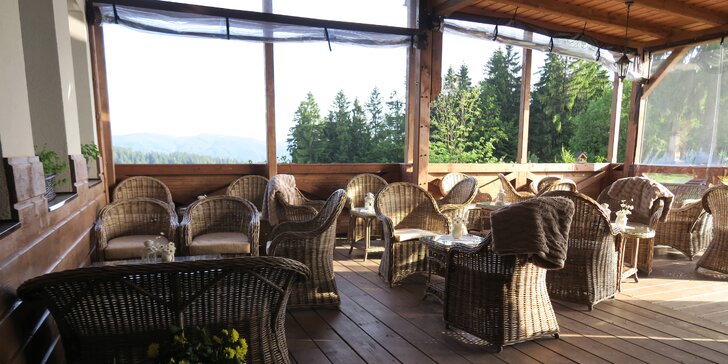 Pobyt v Beskydech: horský hotel s polopenzí a vstupem do saun