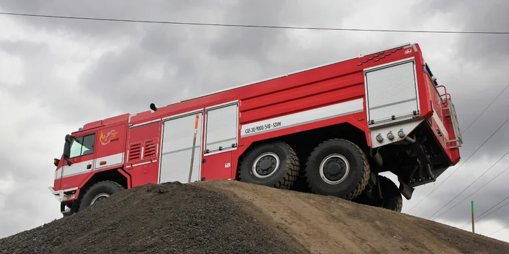 Parádní akce plná adrenalinu: 15–60 minut jízdy v požárním speciálu Tatra T815-7 6x6.1
