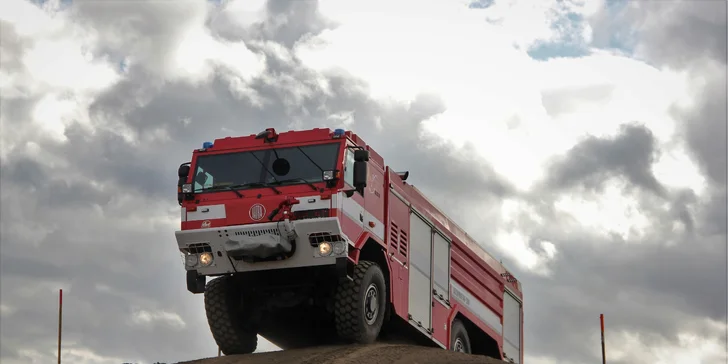 Parádní akce plná adrenalinu: 15–60 minut jízdy v požárním speciálu Tatra T815-7 6x6.1