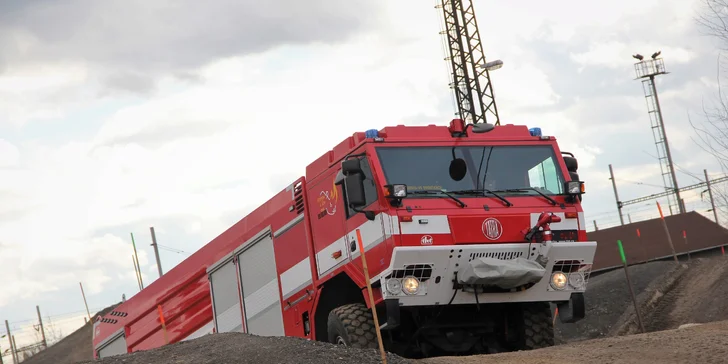Parádní akce plná adrenalinu: 15–60 minut jízdy v požárním speciálu Tatra T815-7 6x6.1