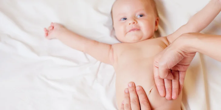 Baby masáže prinášajú dieťaťu potešenie, radosť a pokojný spánok 