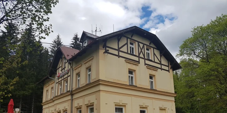 Poznejte krásy Mariánských Lázní: penzion v klidné lokalitě u lesa, snídaně