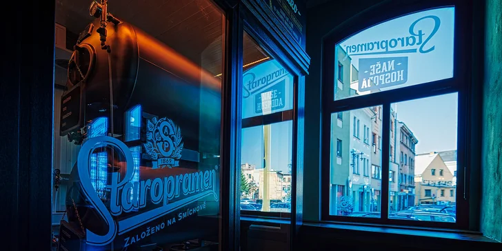 Hovězí Coyote Burger s hranolky a bylinkovo-česnekovým dipem