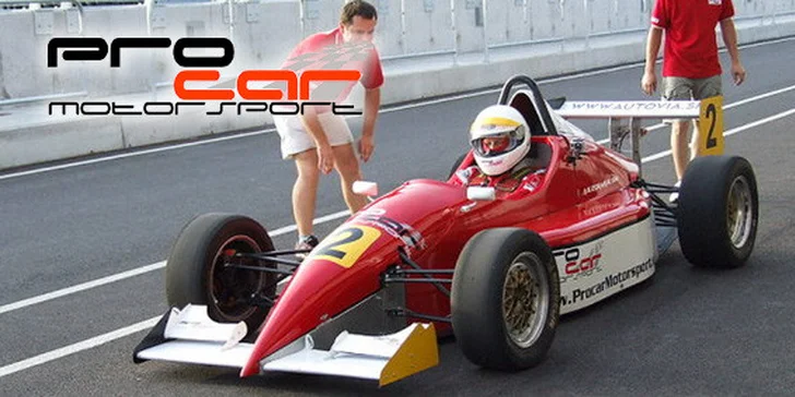 2495 Kč za pilotování skutečné závodní formule! Tři adrenalinové okruhy za volantem, navíc tři kola v roadsteru Tiger a splněný sen se slevou 59 %.